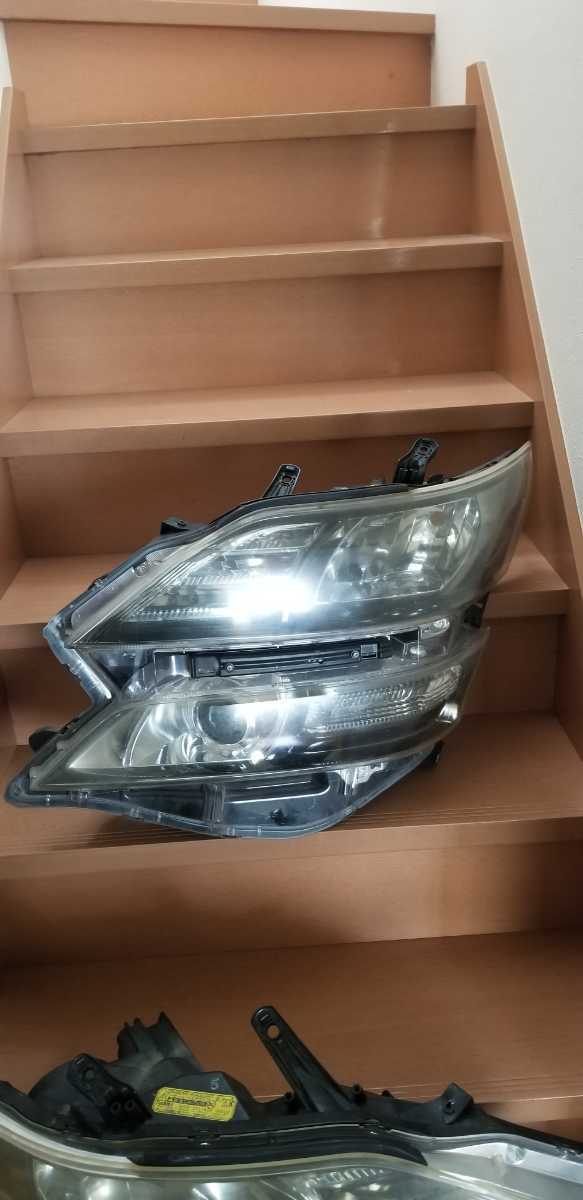 トヨタ ランドクルーザープラド TRJ150/GRJ150/GDJ150 左テール ライト