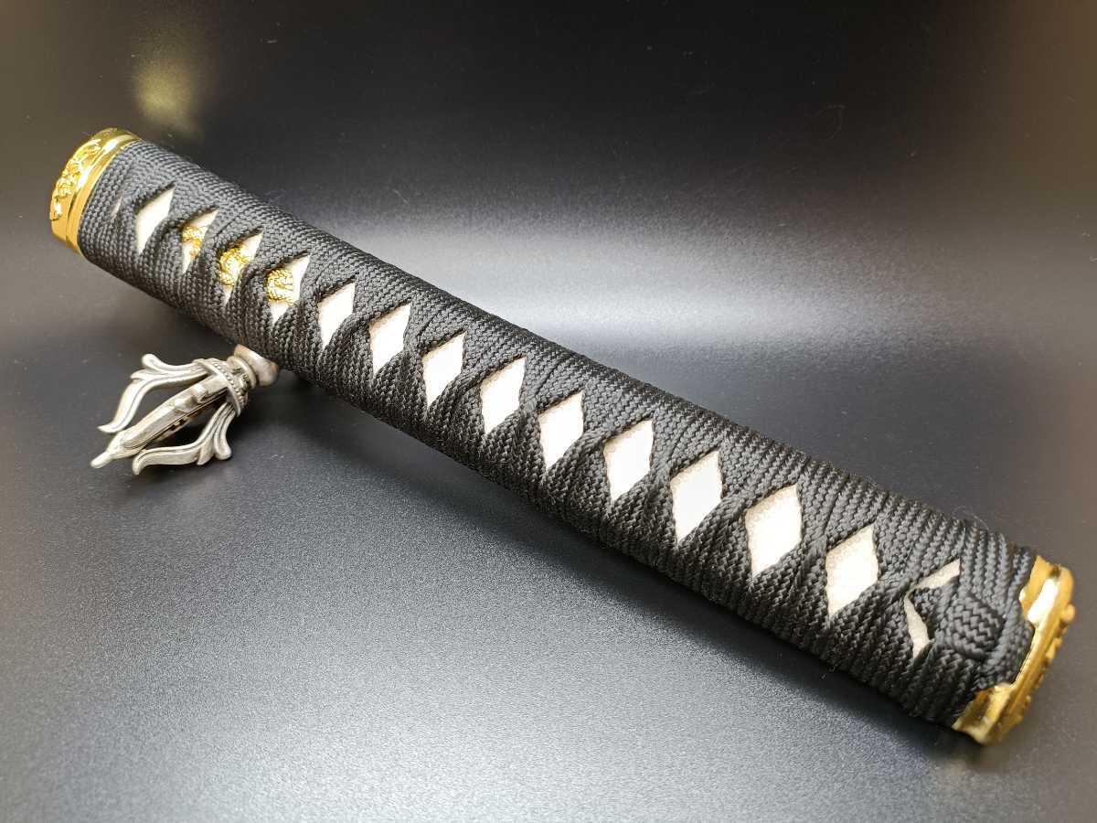 A15日本刀柄 大刀柄 目釘付き 居合刀用 品 全長約26cm 本鮫皮 木製綿巻 大刀太刀型軍刀剣拵模造刀向け 黒柄巻 鍔 刀装具 売買されたオークション情報 Yahooの商品情報をアーカイブ公開 オークファン Aucfan Com