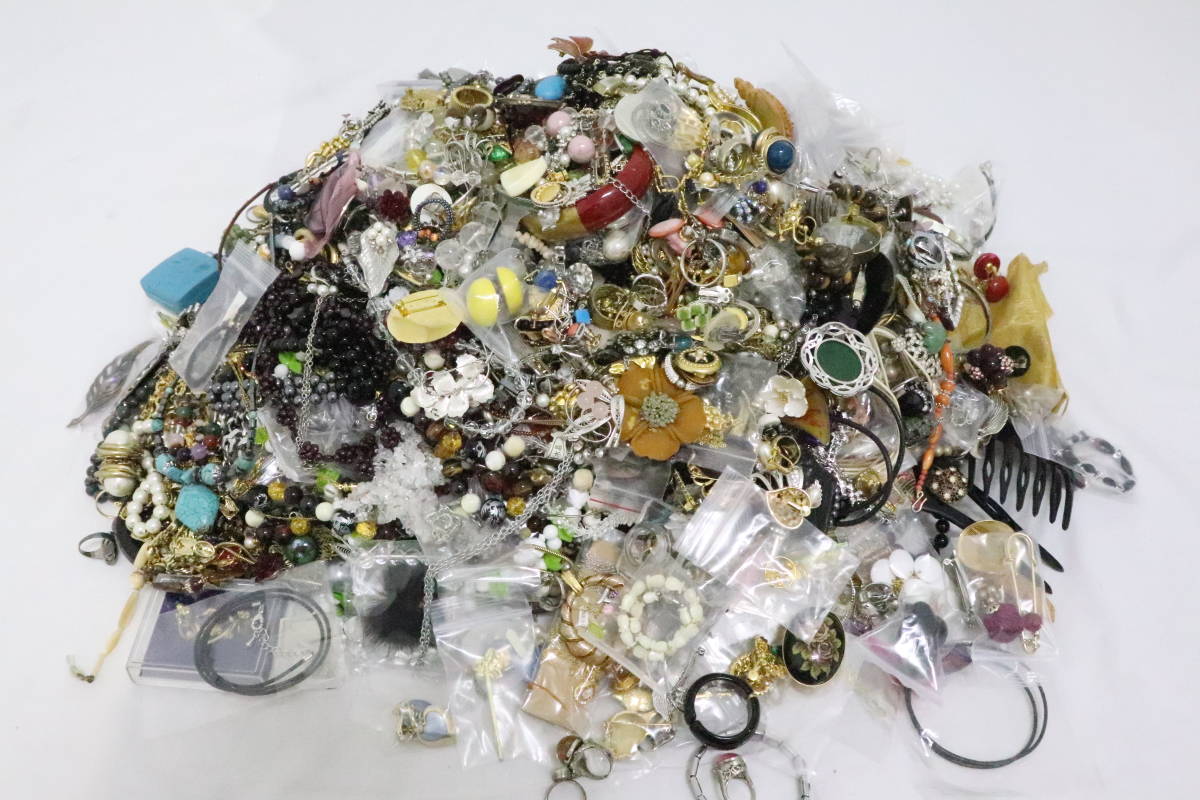 F*r様 【総重量8kg✨】未使用 イミテーション アクセサリー 大量 まとめて アクセサリー イミテーション 大量 まとめ売り ネックレス まとめ 総
