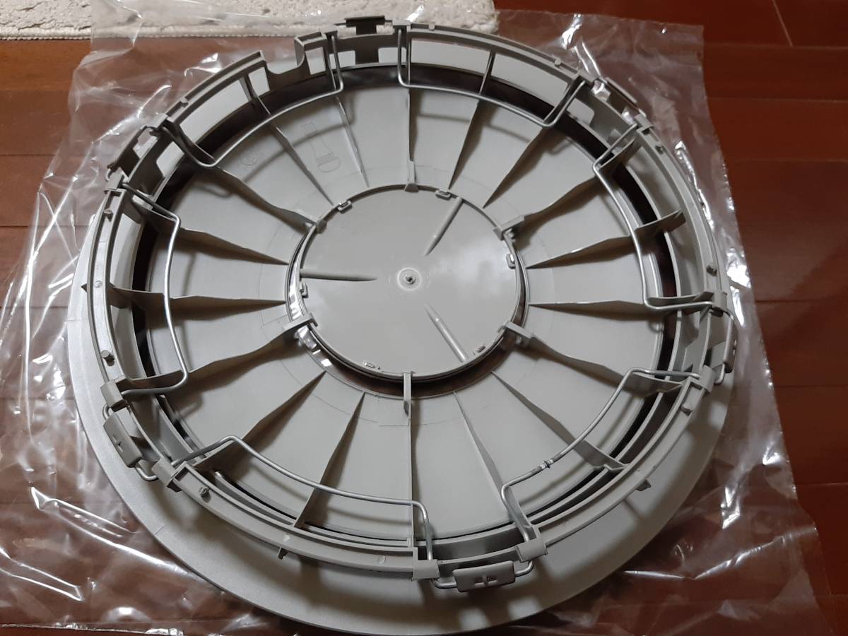希少新品 W124 ホイールキャップ ホイールカバー 純正 海外仕様 4枚 