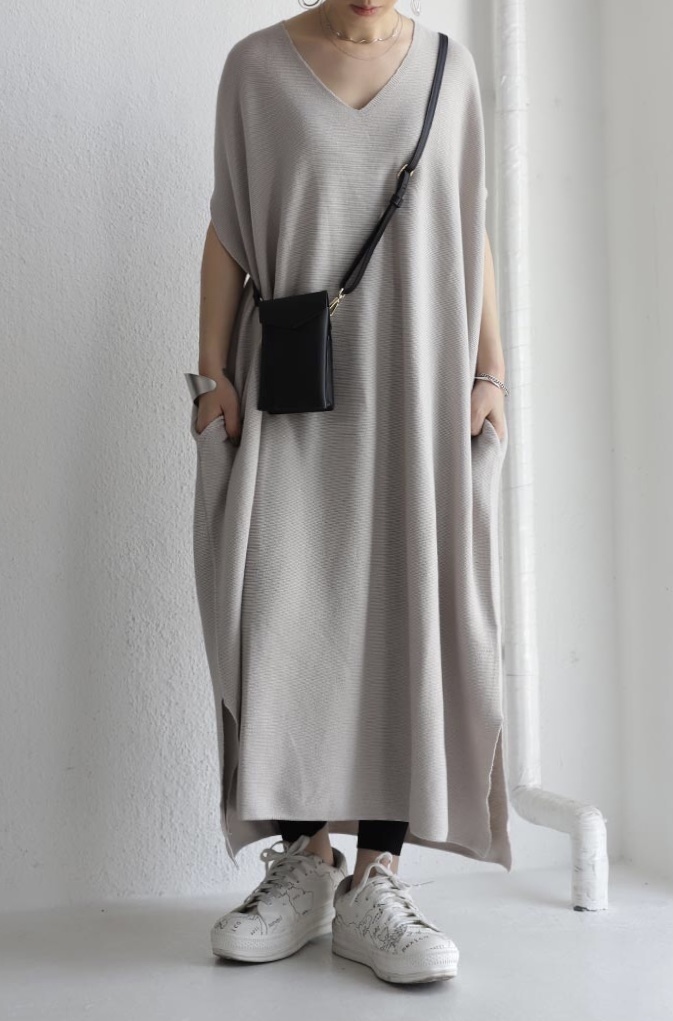 ふるさと割 未使用 アンティカ モード柄 ロングワンピ ビッグワンピース Vネック アート風 ワンピース ふるさと割 未使用 アンティカ モード柄 ロングワンピ ビッグワンピース Vネック アート風 ワンピース