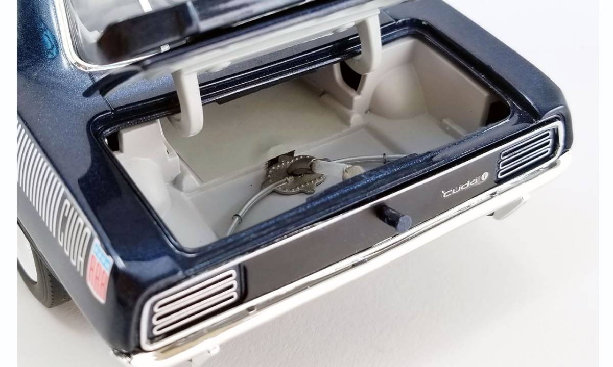 ACME 1:18 1970 プリムス #48 TRANS AM BARRACUDA - PILOT CAR_4