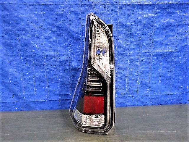 K076 セレナ C27 前期 e-POWER 左テール LED 220-23766 美品 セレナ