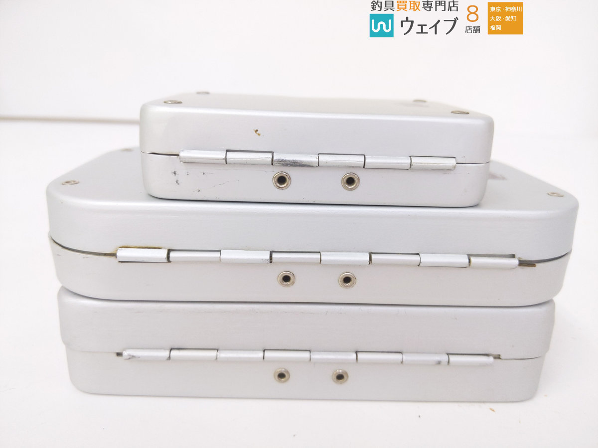: アキスコ(AXISCO) フライケース AXISCO クリアフライボックス-SMスリットフォーム&frasl;KSM-SF アキスコ | フライボックス クリアフライボックス-SMスリット 魚 ダブルサイドクリアーフライボックス スポーツ＆アウトドア ニンフ用にお勧め｜アキスコ 毛バリケース アルミ製フライボックス 0