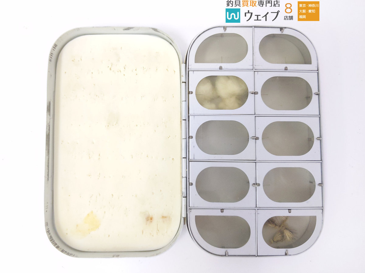 : アキスコ(AXISCO) フライケース AXISCO クリアフライボックス-SMスリットフォーム&frasl;KSM-SF アキスコ | フライボックス クリアフライボックス-SMスリット 魚 ダブルサイドクリアーフライボックス スポーツ＆アウトドア ニンフ用にお勧め｜アキスコ 毛バリケース アルミ製フライボックス 0