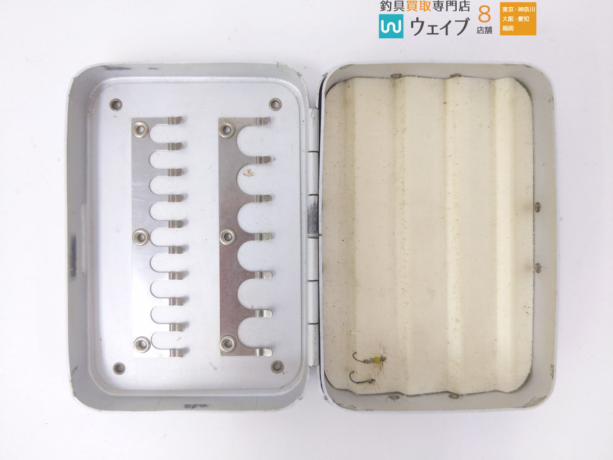 : アキスコ(AXISCO) フライケース AXISCO クリアフライボックス-SMスリットフォーム&frasl;KSM-SF アキスコ | フライボックス クリアフライボックス-SMスリット 魚 ダブルサイドクリアーフライボックス スポーツ＆アウトドア ニンフ用にお勧め｜アキスコ 毛バリケース アルミ製フライボックス 0