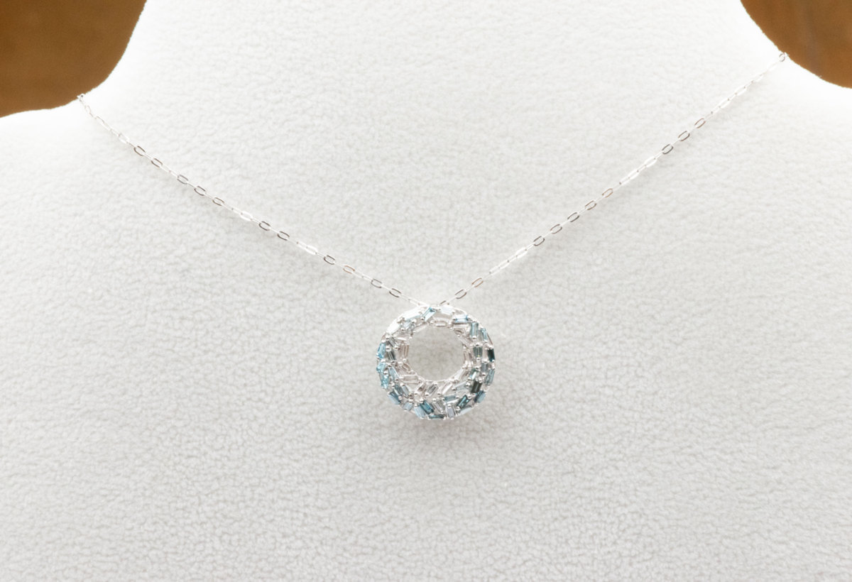 K18WG 合計 0.40ct ブルーダイヤモンド ペンダント ネックレス 
