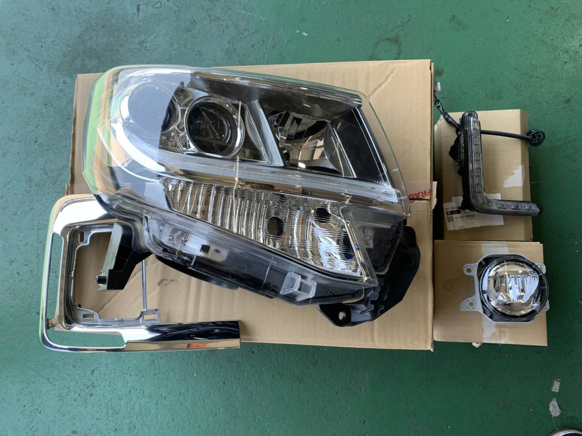 HOT，大得価】 LA600S タント カスタム ヘッドライト 右
