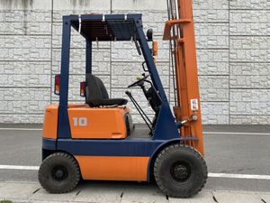 三菱 フォークリフト 10 KF010 KF2A 3メートル マスト マニュアル ガソリン 3222時間 爪付き 屋根付き 三菱 フォークリフトのYahoo!オークション(旧ヤフオク!)の相場・価格を