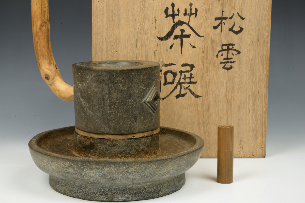 備前茶入 武家の正統 銘「松かげ」 鈴木宗保箱書 江戸後期 片桐石州の茶」（根津美術館）レポート。江戸 特別展 「片桐石州の茶 肩衝茶入 出物 &frasl; 栗山園オンライン通販部 鵬雲斎箱書 銘「千年翠」 瀬戸撫肩茶入 宮川香雲