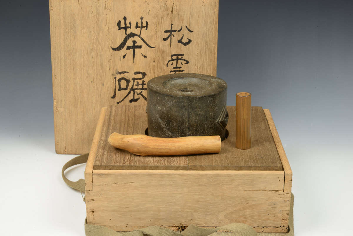 備前茶入 武家の正統 銘「松かげ」 鈴木宗保箱書 江戸後期 片桐石州の茶」（根津美術館）レポート。江戸 特別展 「片桐石州の茶 肩衝茶入 出物 &frasl; 栗山園オンライン通販部 鵬雲斎箱書 銘「千年翠」 瀬戸撫肩茶入 宮川香雲