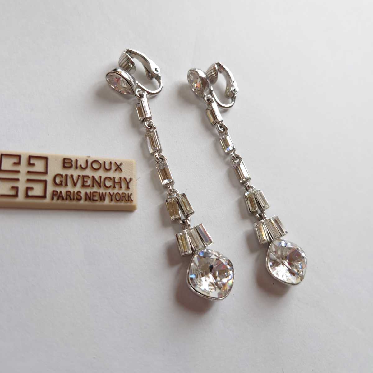 GIVENCHY ジバンシー イヤリング ロング ビジュー シルバー色 良品 