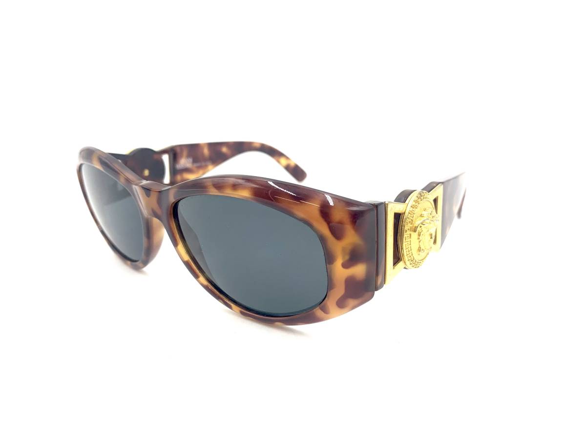  豪華 GIANNI VERSACE ジャンニヴェルサーチ メデューサ サングラス ゴールド 金 鼈甲 イタリア製 ケース付き(サングラス)｜売買されたオークション情報、yahooの商品情報をアーカイブ公開 - オー 服飾小物
