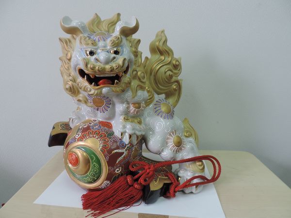 九谷焼玉乗り 日本 魔除け 動物 魔除け 九谷焼 玉乗り獅子 縁起物 置物
