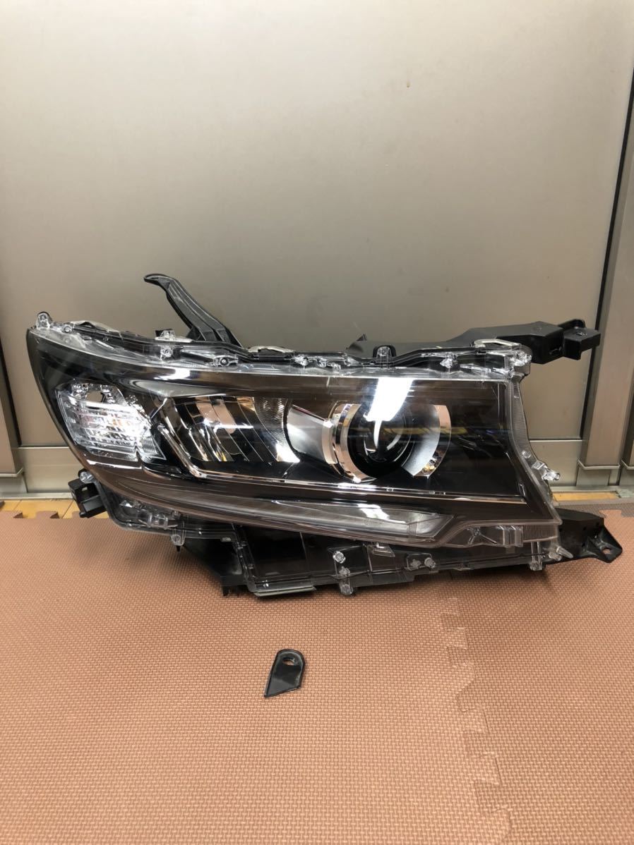 1148：ランドクルーザープラド 後期 TRJ150 右ヘッドライト LED KOITO