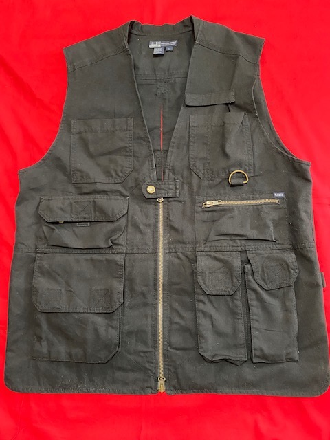  1円 5.11TACTICAL タクティカルベスト チョッキ アサルトベスト ミリタリー 黒(戦闘服)｜売買されたオークション情報、yahooの商品情報をアーカイブ公開 - オークファン 戦闘服