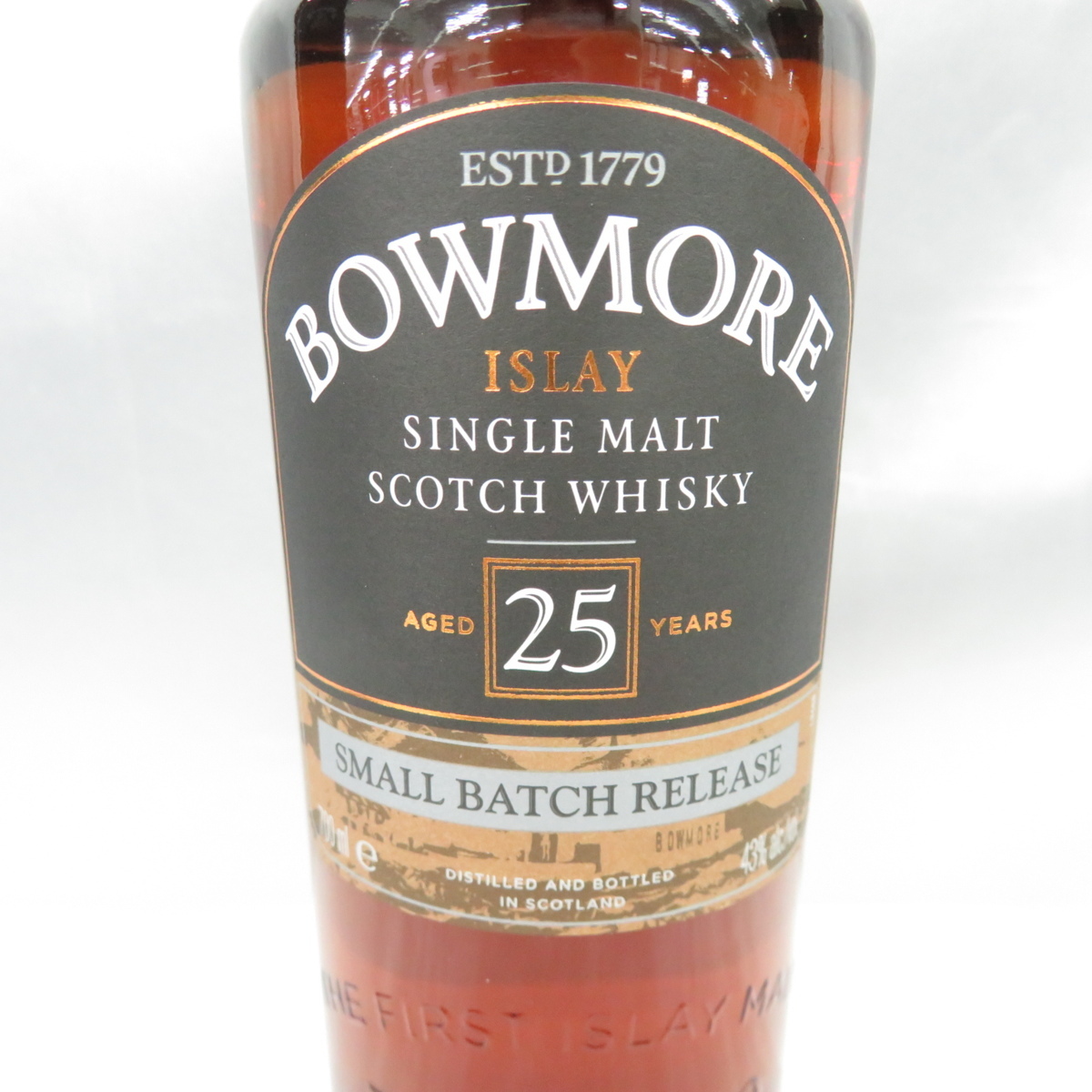未開栓】BOWMORE ボウモア 25年 スモールバッチリリース ウイスキー
