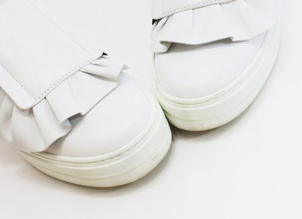 ◇【Roger Vivier ロジェヴィヴィエ】フリル スニーカー ホワイト 37 1 