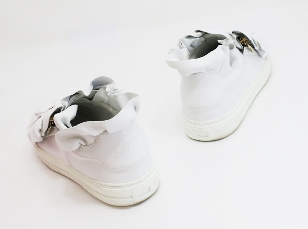 ◇【Roger Vivier ロジェヴィヴィエ】フリル スニーカー ホワイト 37 1 