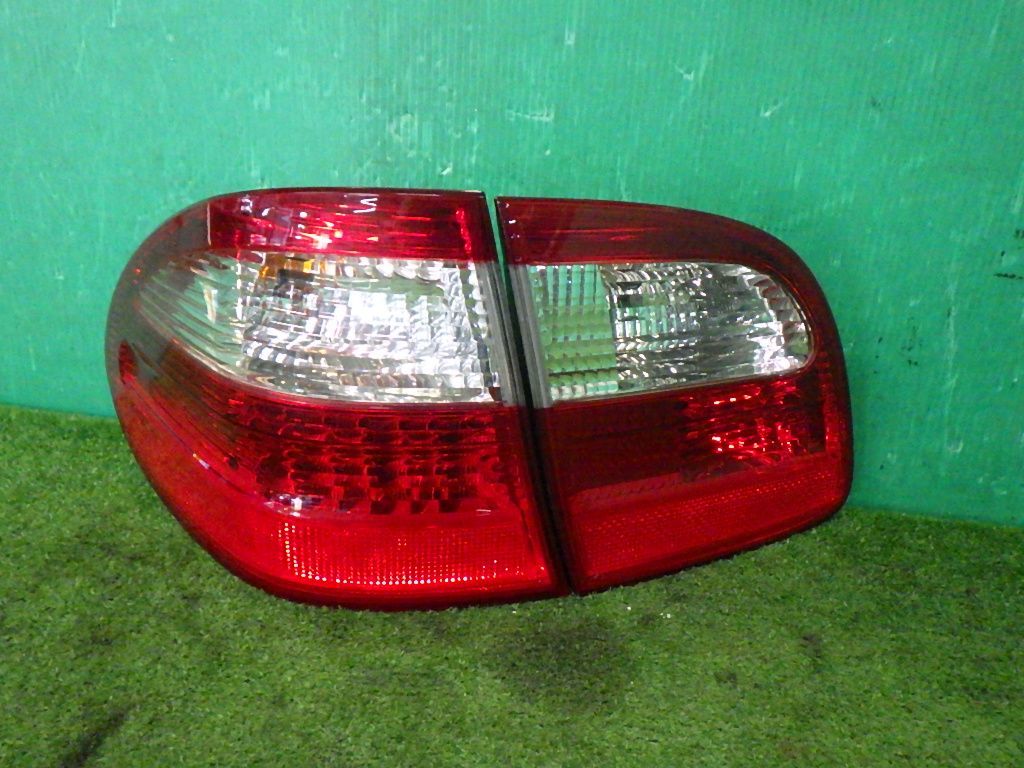 ベンツE350ワゴン[W211中期]LEDブレーキランプ左テールライト