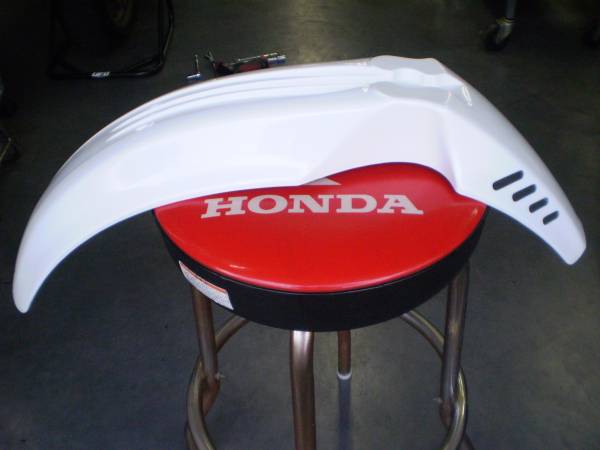 HONDA XLR250R MD22 フロントフェンダー 割れ無し（中古）FWDL-N3118