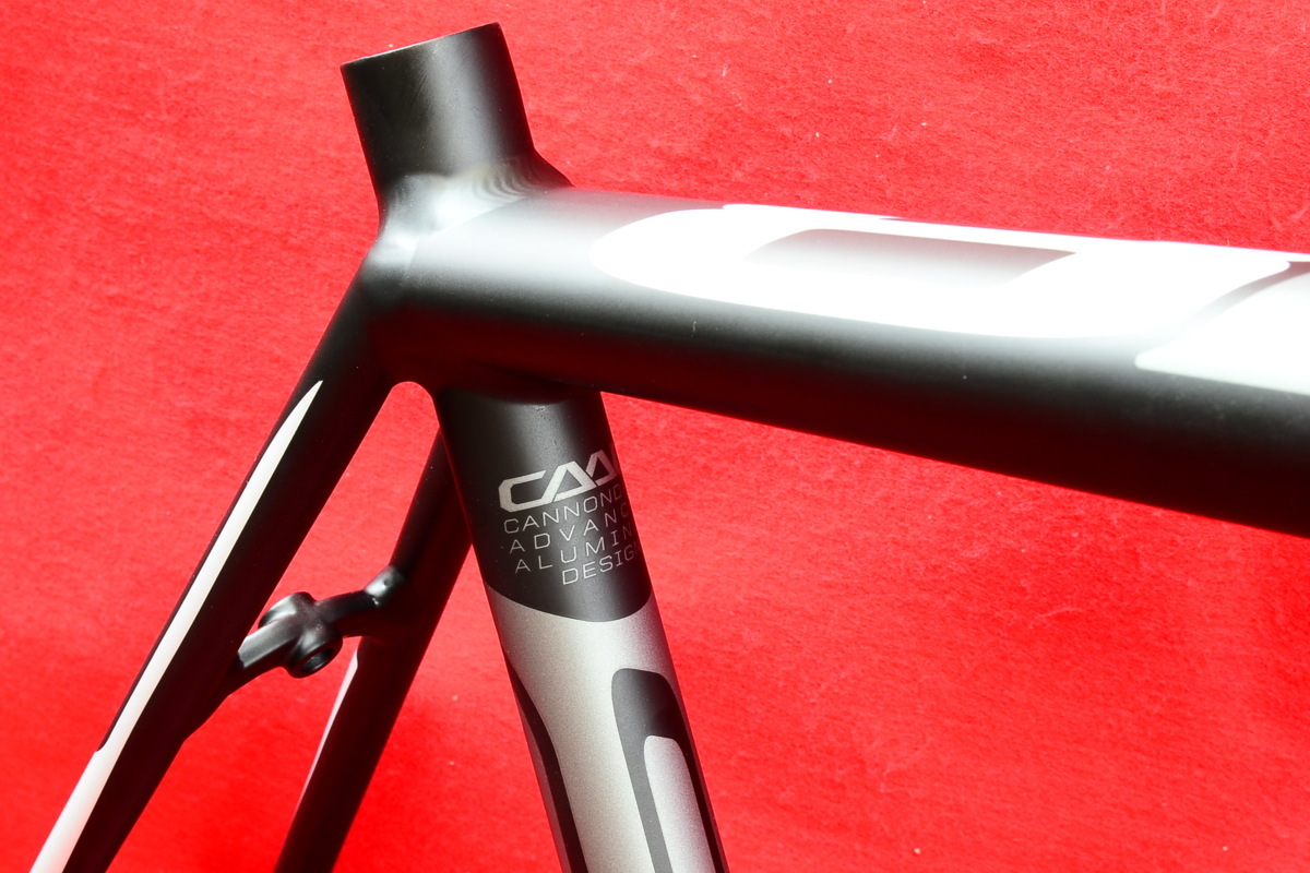新品☆CANNONDALE◇CAAD8☆キャノンデール☆SAVE軽量アルミフレーム