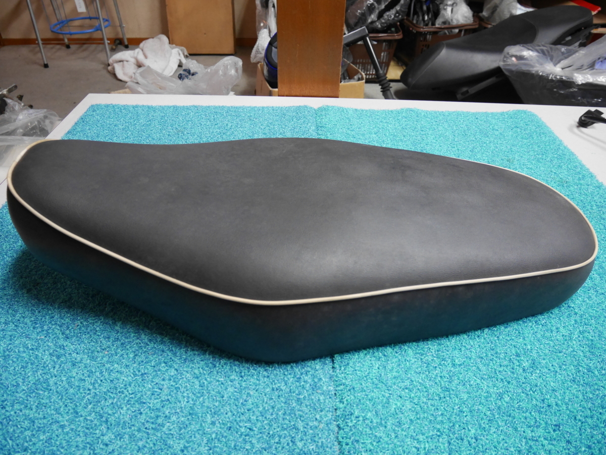 カワサキ W650 W650／400／800用シート W400(ca108-344-p-r-s5