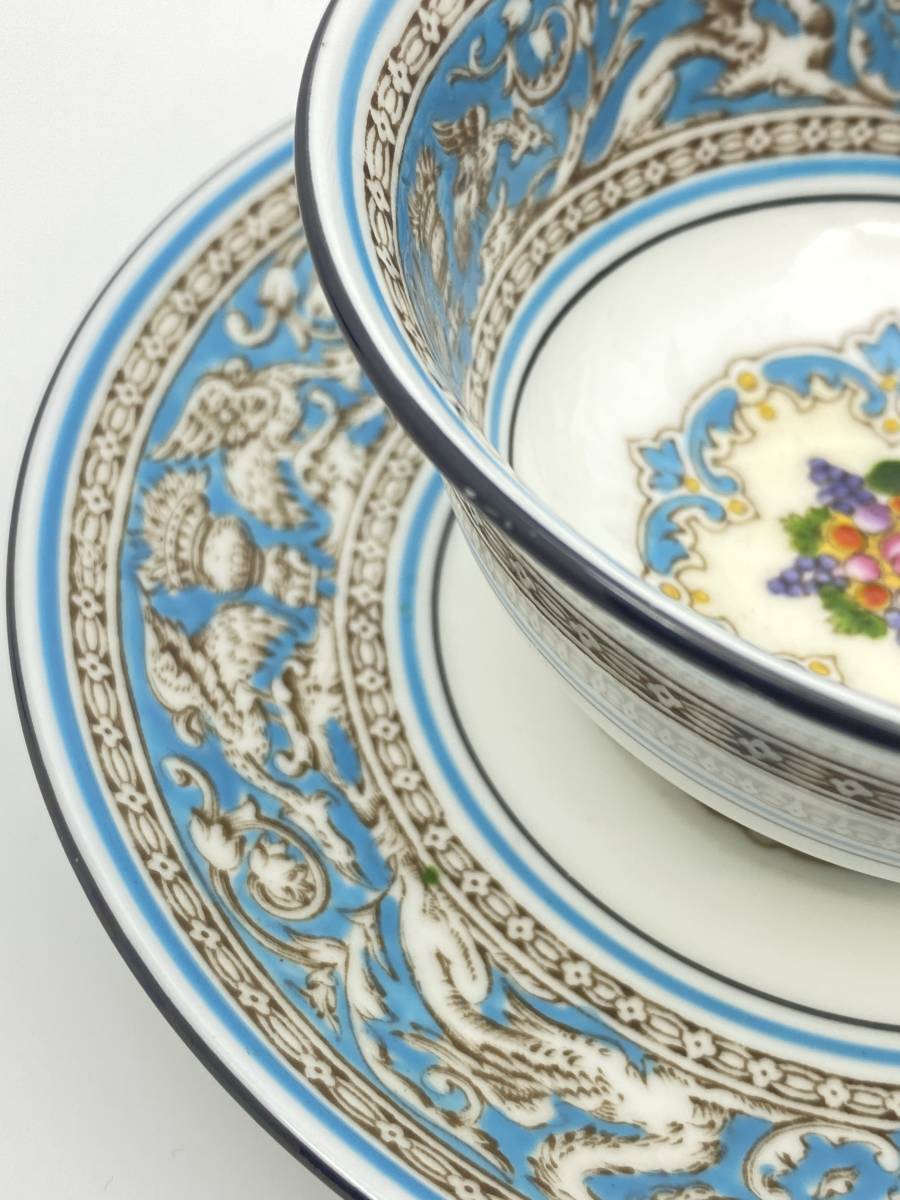 廃盤品 ウェッジウッド フロレンティーン プラチナ カップ＆ソーサー