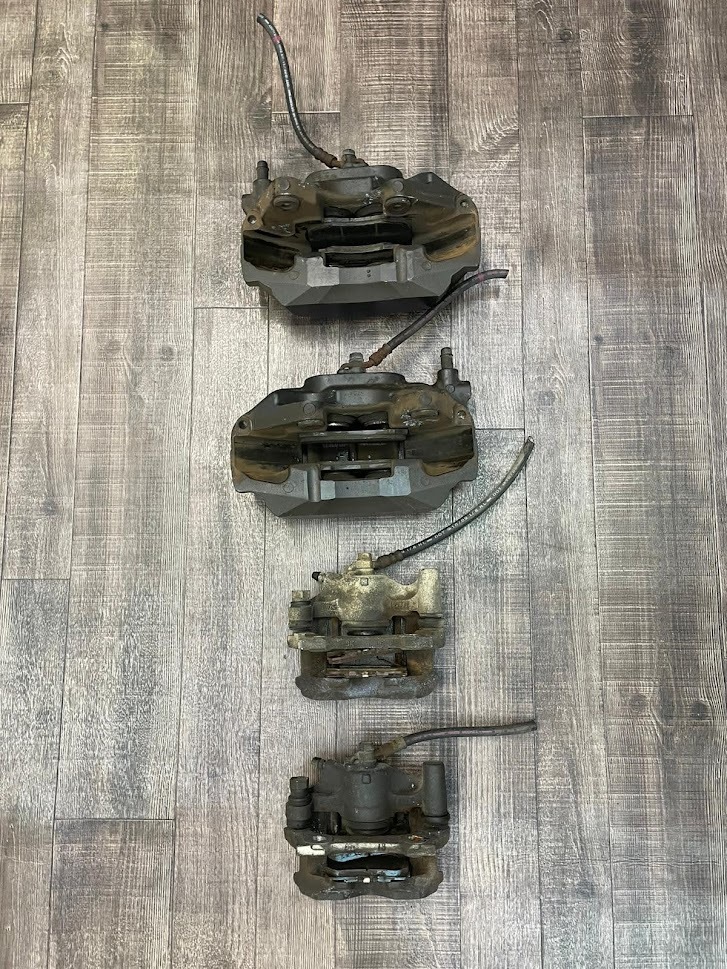 2026，高品質 200系 URS206 クラウン マジェスタ 純正 ブレーキ キャリパー 1台分 品 ③(ブレーキキャリパー)｜売買されたオークション情報、yahooの商品情報をアーカイブ公開 - オークファン ブレーキキャリパー