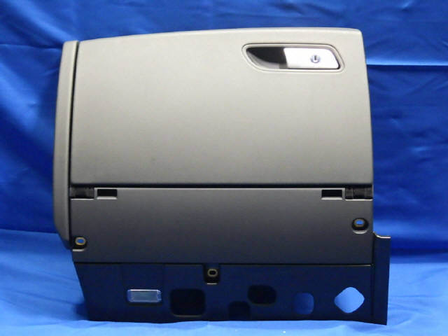 H27年 アウディ A6 2.8FSIクワトロ DBA-4GCHVS 4G グローブボックス ETC付[ZNo:03008259]