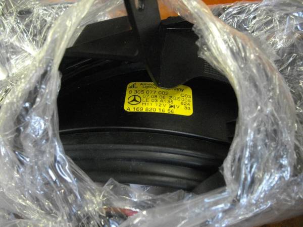 メルセデスベンツ　ＣＬＳフォッグ_2