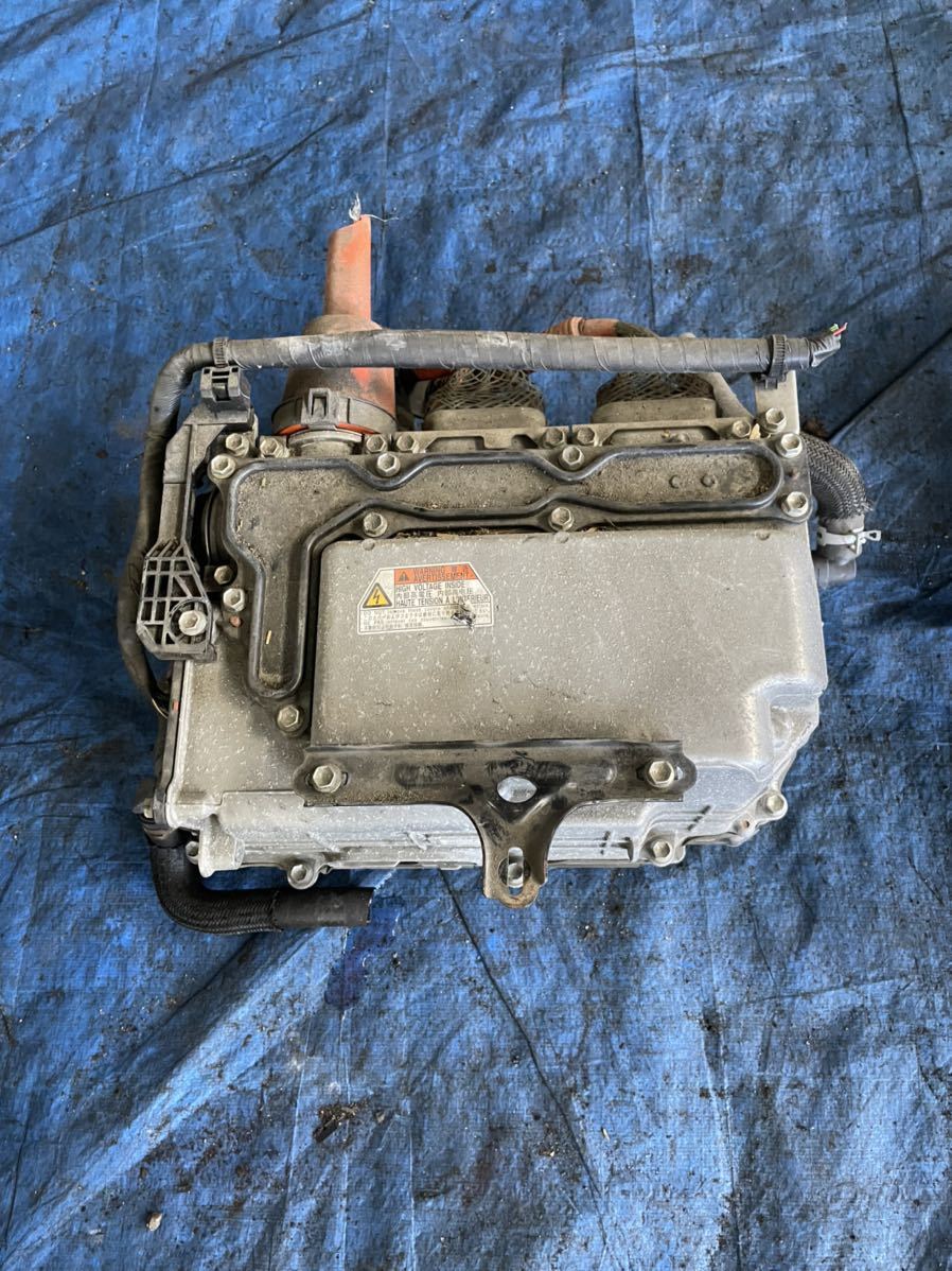 30 トヨタ ZVW 30 プリウス ハイブリッド インバーター コンバーター