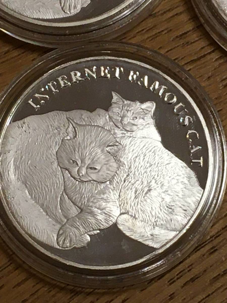 z)外国可愛い猫記念銀貨、カラーコイン、メダル 色々なニャンココイン 8枚集合