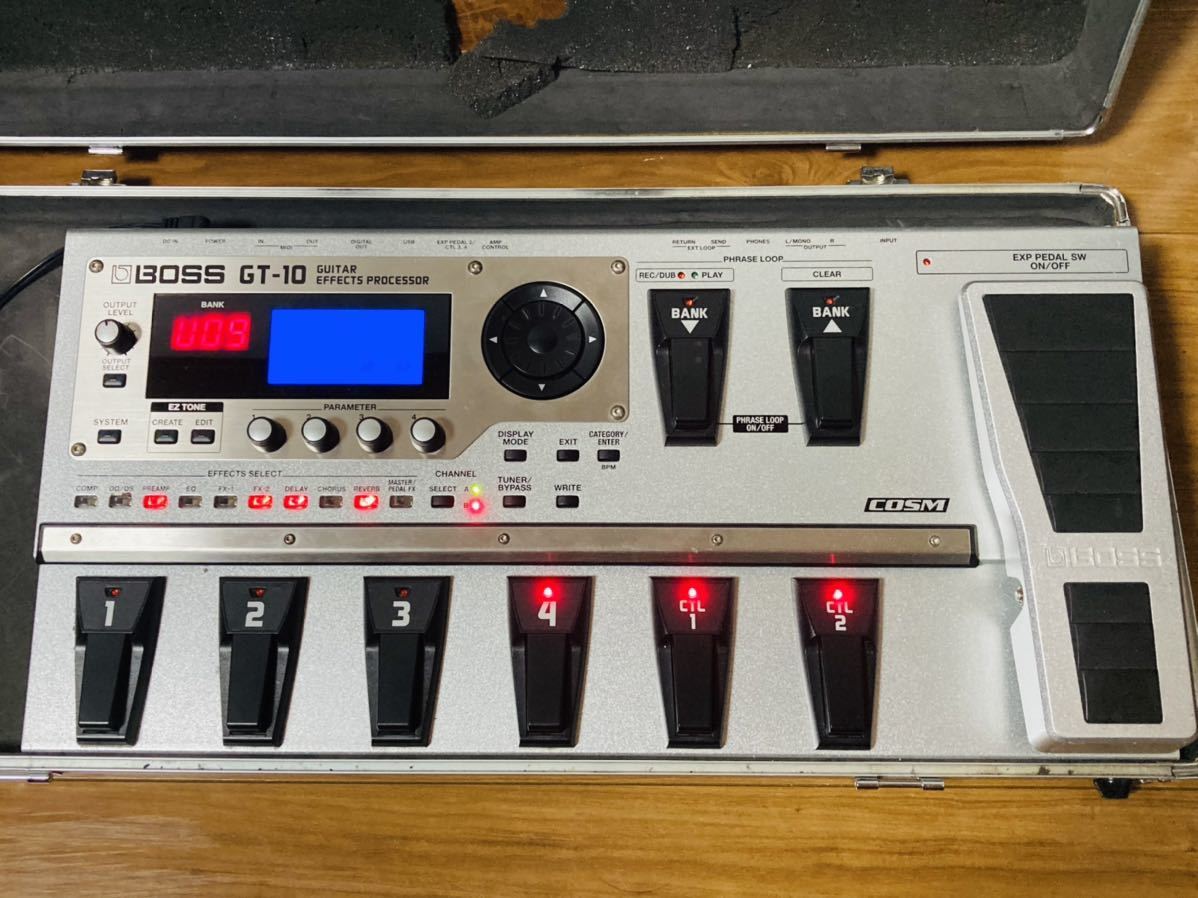 BOSS GT-10 マルチエフェクター　ケース付き_2