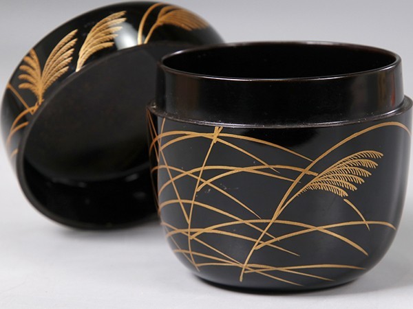 N216. 茶道具【中村宗悦】造 黒漆塗 虫秋草蒔絵青貝細工 中棗 共 N216. 茶道具【中村宗悦】造 黒漆塗 虫秋草蒔絵青貝細工 中棗 共