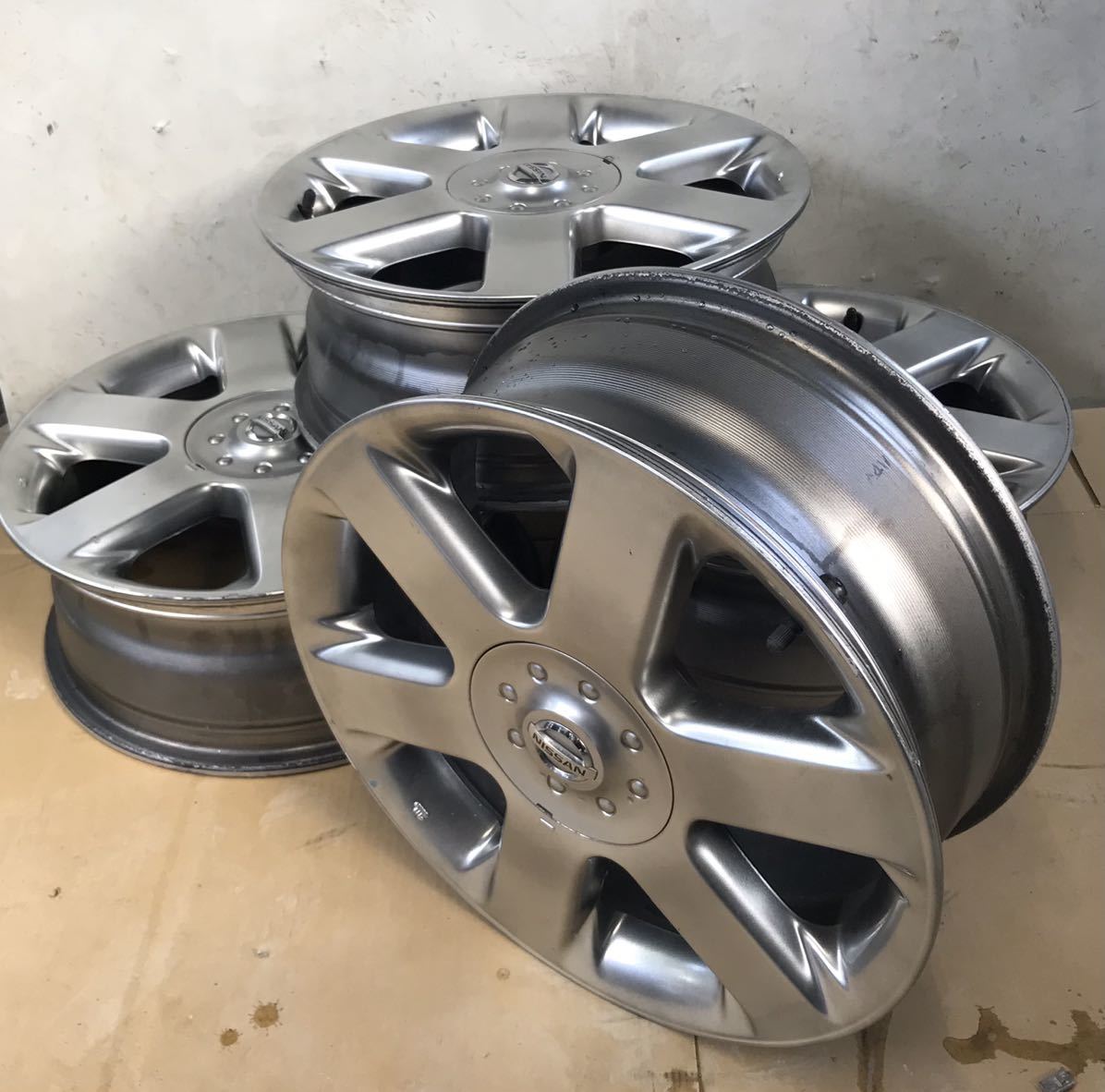 4本 日産純正 ホイールハイグロス 17×6.5J 5穴 PCD 114.3 +45 E51