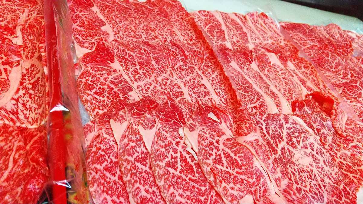 激安 特選 黒毛 和牛 肩ロース 5等級 上 スライス 重量 １キロ 冷蔵発送 ５キロ 未満 何個口でも 送料同じです