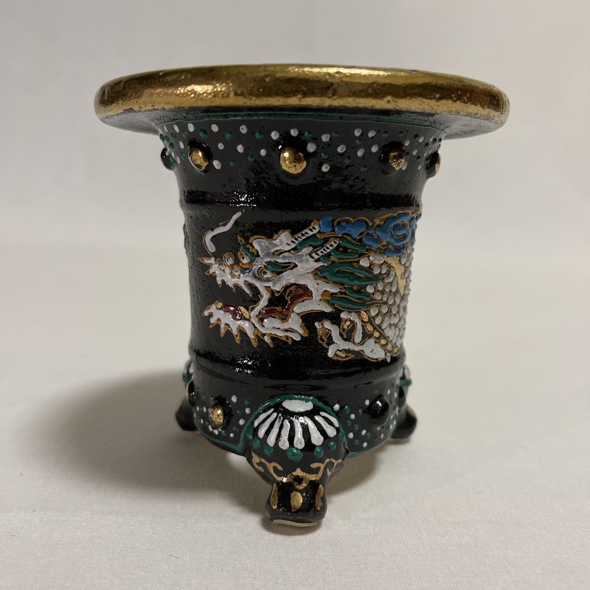 万年青鉢 楽焼鉢 錦絵鉢 蘭鉢 植木鉢 万年青 富貴蘭 東洋蘭 古典園芸 山野草 2 鉢 売買されたオークション情報 Yahooの商品情報をアーカイブ公開 オークファン Aucfan Com