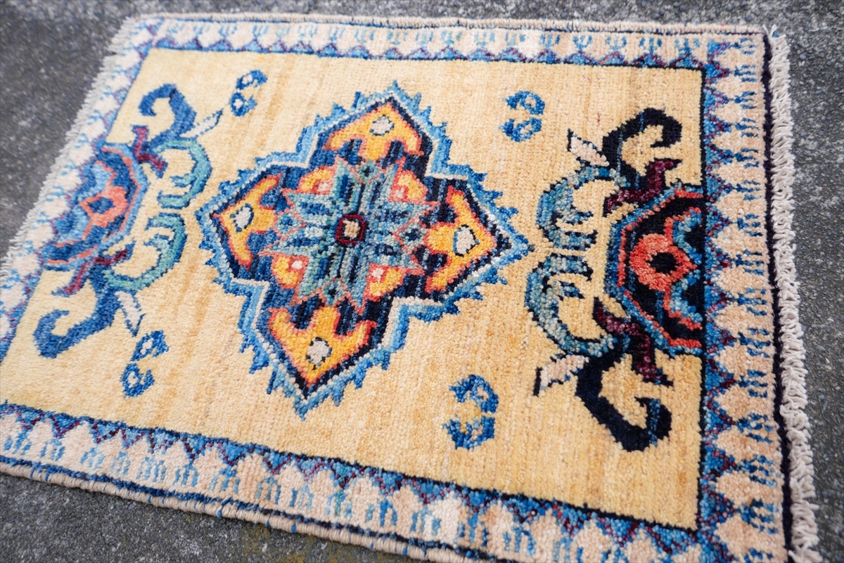 現地買い付け・新品未使用＊ ヴィンテージトライバルラグ 59×44cm