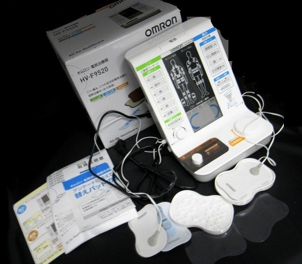 1000円スタート 電気治療器 omron オムロン HV-F9520 健康器具 通電確認済み 箱付き オムロン電気治療器 AA1035