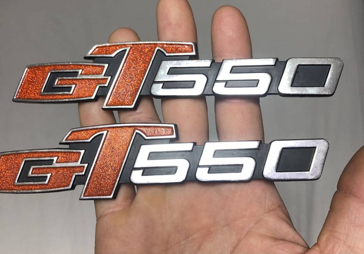 gt550 サイドカバーエンブレム2枚セット 純正 極上品 希少 激レア 