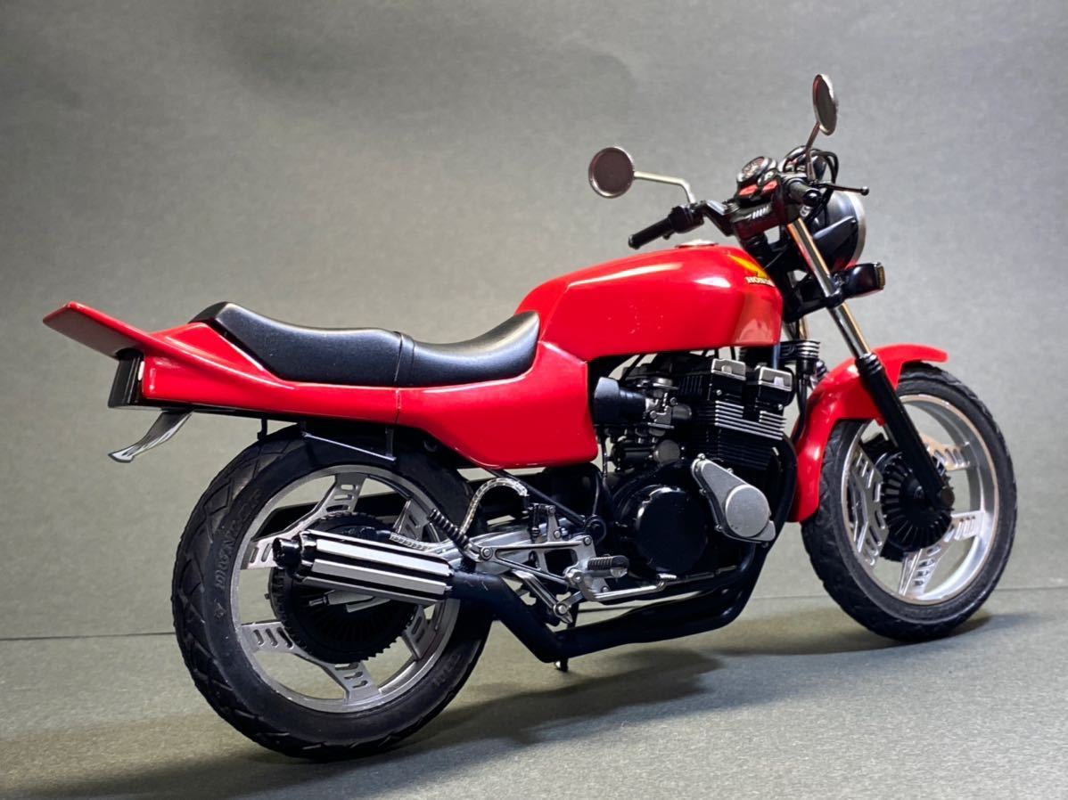 アオシマHONDA CBX400F完成品模型改　黒/赤 アオシマ 1/12 HONDA CBX400F 塗装済み完成品