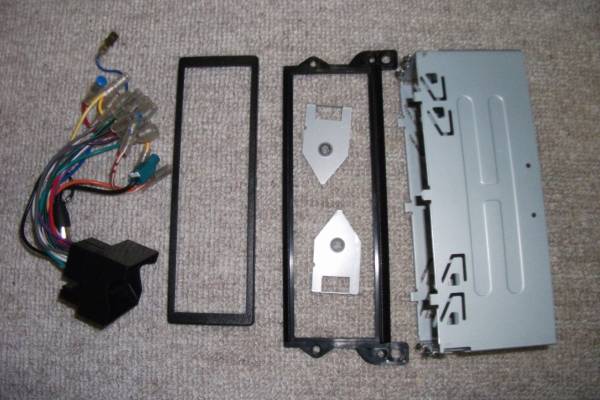 カナテクス☆GE-BM101 BMWミニ（R50)オーディオ取り付けキット