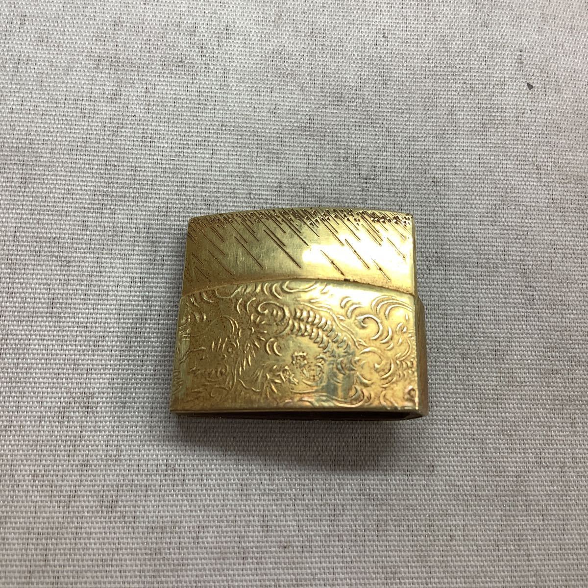 送料無料　江戸時代　金銀象嵌　亀鶴松竹文鍔　木箱付　刀剣美術 武具 △60G756△美術刀剣装具・鉄地金象嵌鍔・木箱付・時代