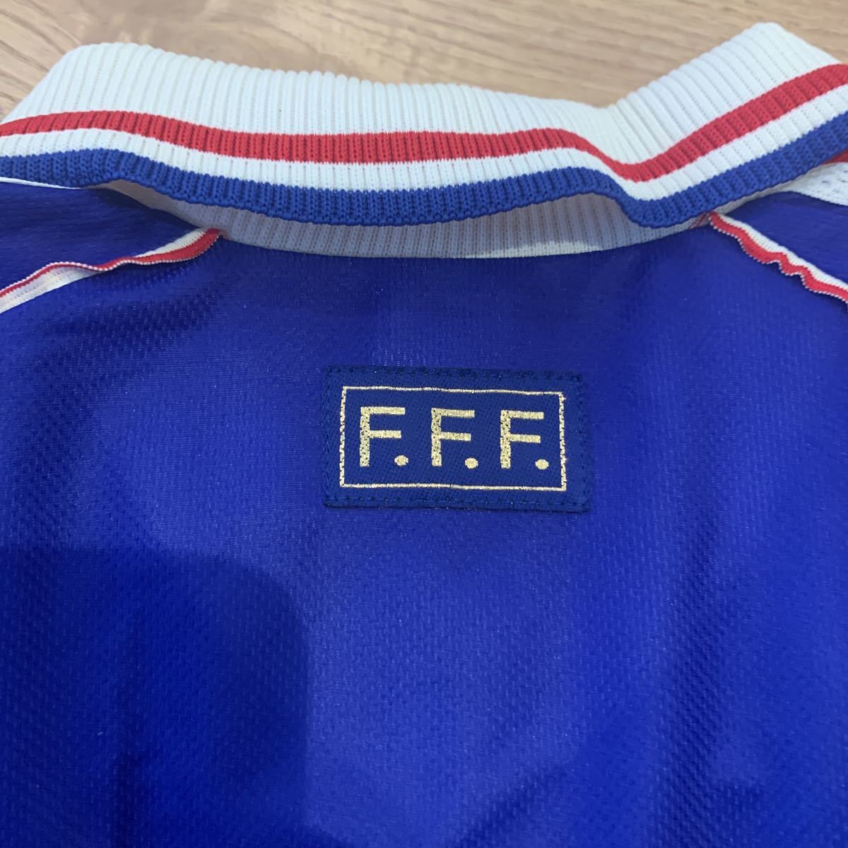 Adidas アディダス製 サッカー フランス代表 ユニフォーム ワールドカップ F F F 1998年 ゲームシャツ Lサイズ フランス 売買されたオークション情報 Yahooの商品情報をアーカイブ公開 オークファン Aucfan Com