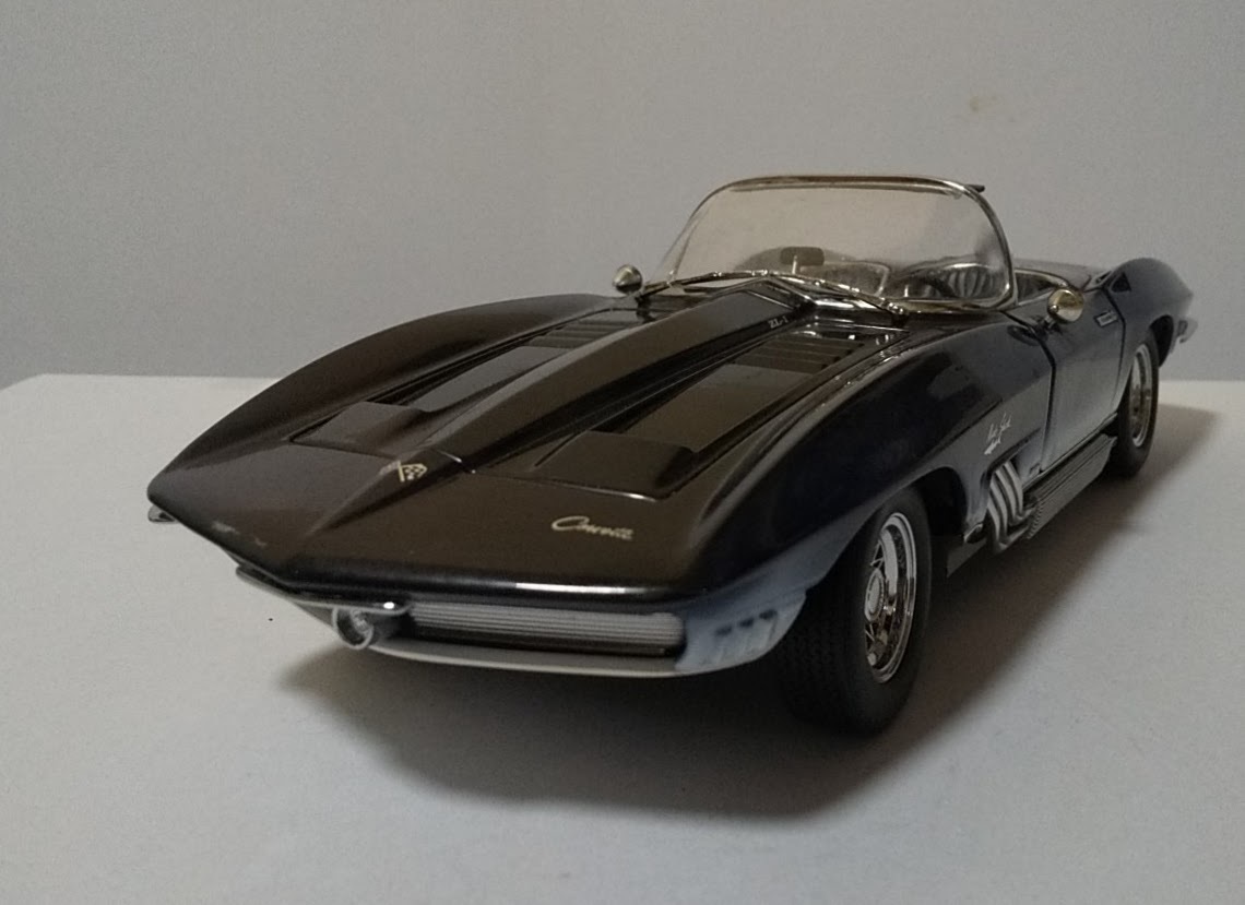 UTモデル 1/18 シボレー MAKO シャーク UTmodels CHEVROLET MAKO SHARK