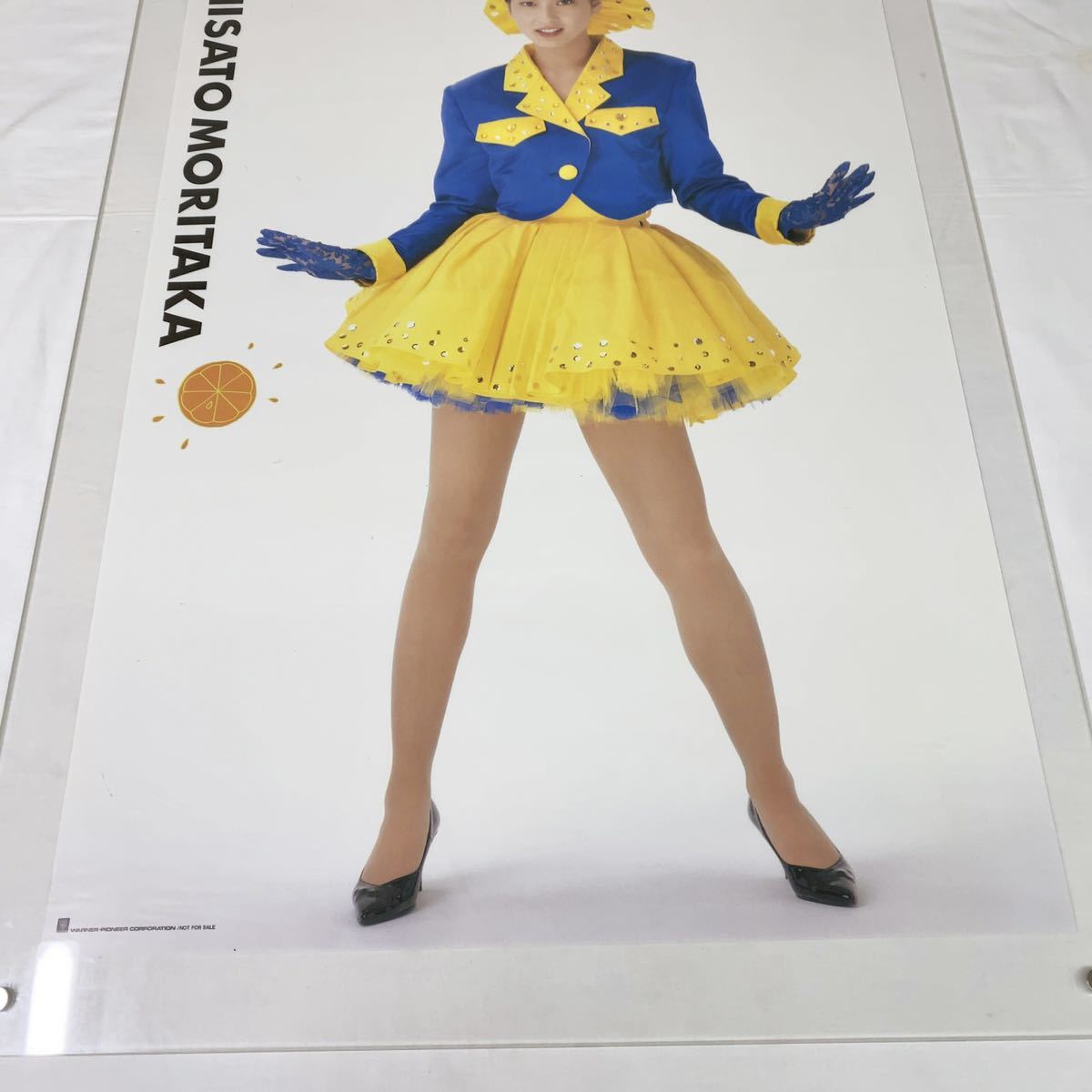 美品】森高千里 ミニスカート衣裳 B2サイズ ポスター「17才」TV