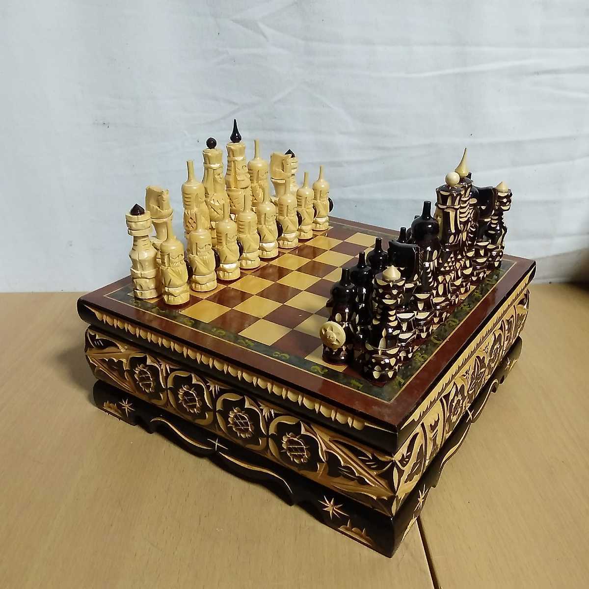 彫刻 チェス／木彫り テーブルゲーム ディスプレイ 置物