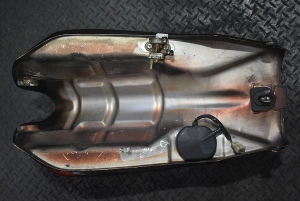 当時物 純正 Z550F ガソリンタンク 0011 検) Z550GP Z400GP Z400F