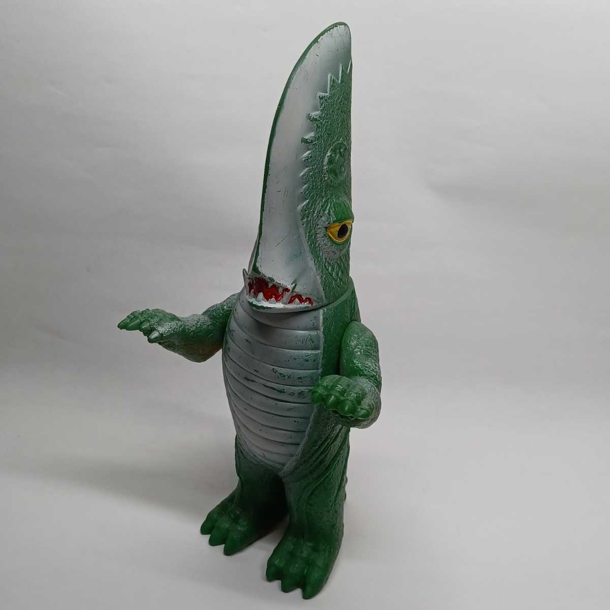 ギロン／ガメラ怪獣シリーズ。首が可動、10cm位。【包袋なし　社名不明？©️大映】 ギロン／ガメラ怪獣シリーズ。首が可動、10cm位。包袋なし 大映 怪獣